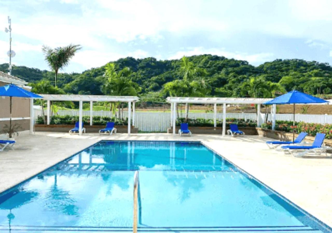 Seashore Vacation Home, Oceanpointe, Lucea, Jamaica Exterior foto
